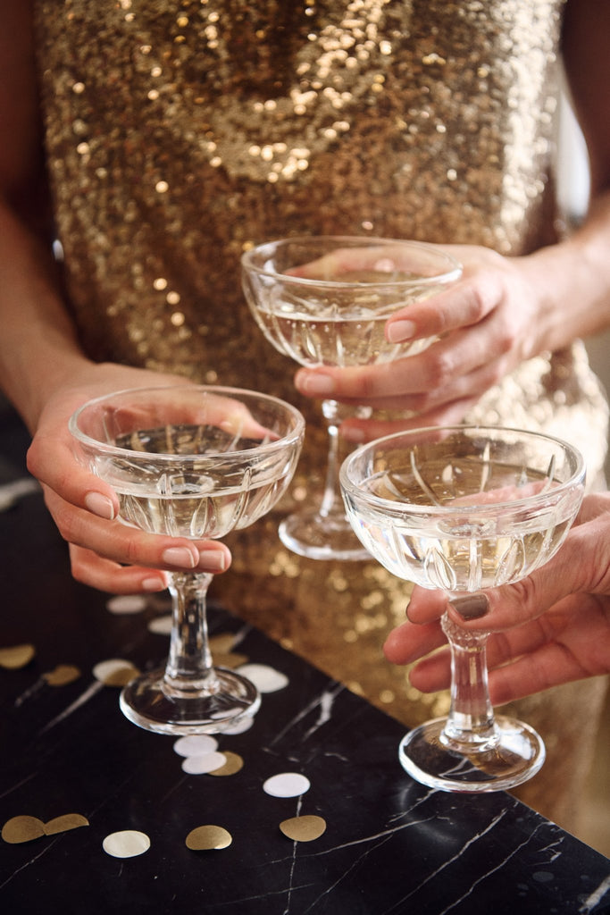 Sparkle Sustainably: Why Dress Rental is Perfect for Christmas Parties - One Hit Wonders