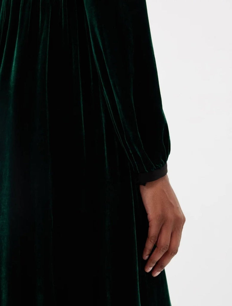 Rent RENT Saloni Camille Embellished Bow Velvet Midi Green (RRP £695) – designer dress hire in UK sizes 8–16 from One Hit Wonders
