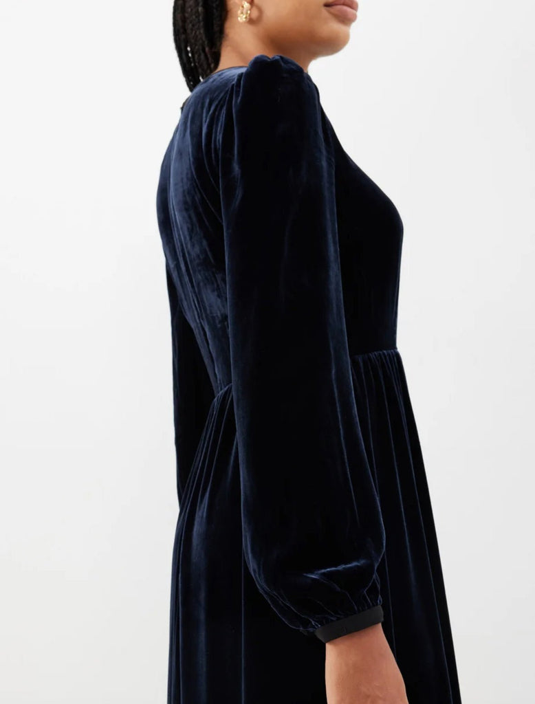 RENT Saloni Navy Camille beaded-brooch velvet gown (RRP £750) - Rent Now from One Hit Wonders