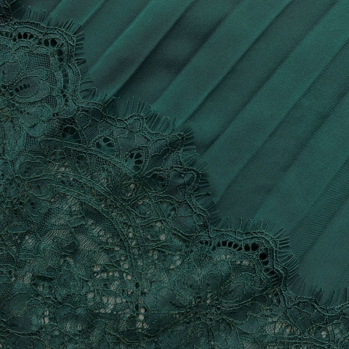 RENT Self Portrait Deep Green Chiffon Midi Dress (RRP 330) | One Hit Wonders RENT Self Portrait Deep Green Chiffon Midi Dress (RRP 330) | One Hit Wonders
